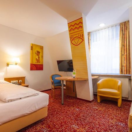 ALLVITALIS Traumhotel Karlsruhe Exteriör bild