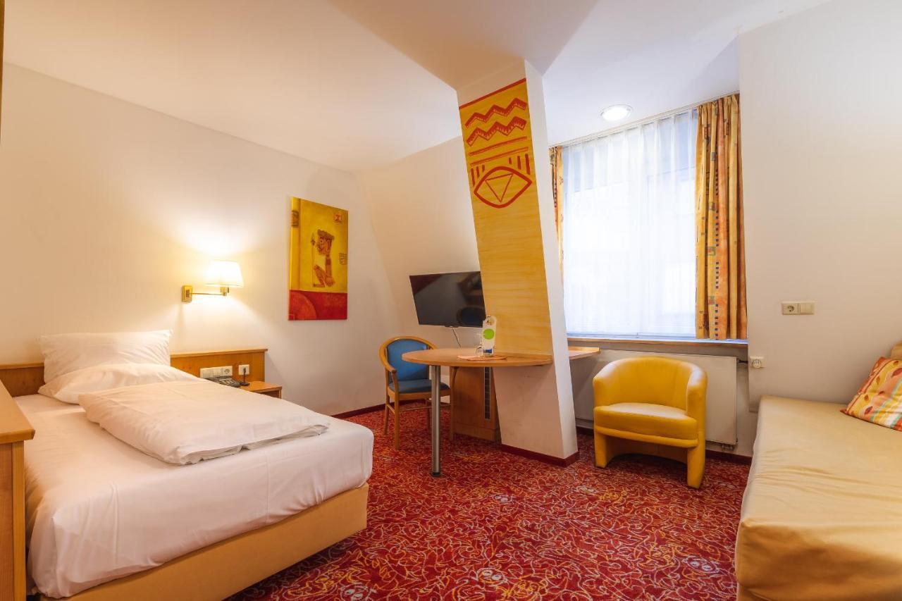ALLVITALIS Traumhotel Karlsruhe Exteriör bild