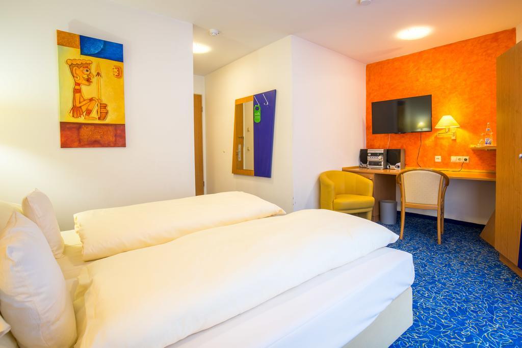 ALLVITALIS Traumhotel Karlsruhe Exteriör bild